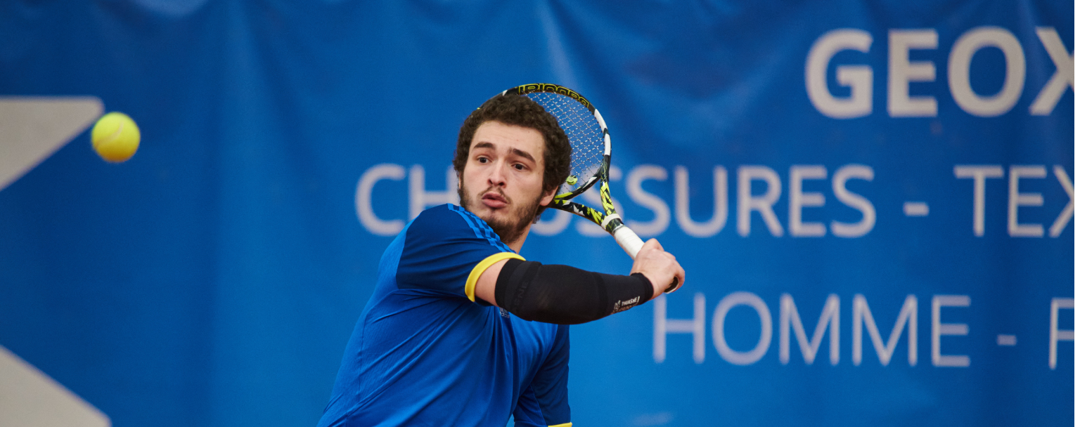 Timothée da costa joueur de tennis en fauteuil aac tennis amiens